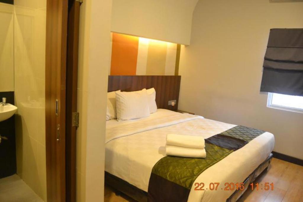 J Hotel Medan Luaran gambar