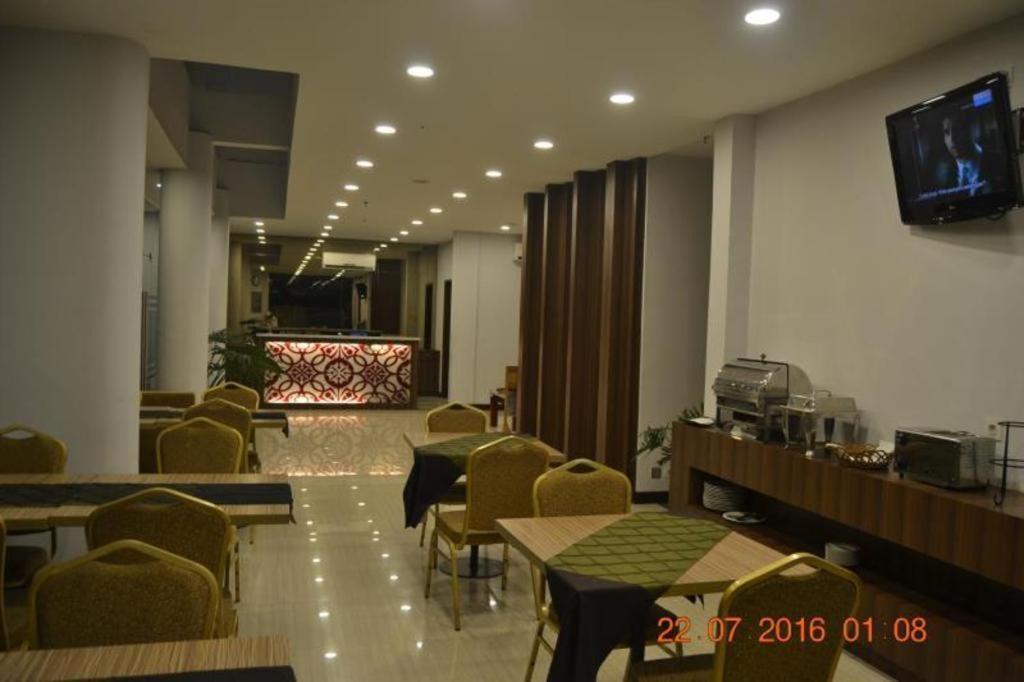 J Hotel Medan Luaran gambar