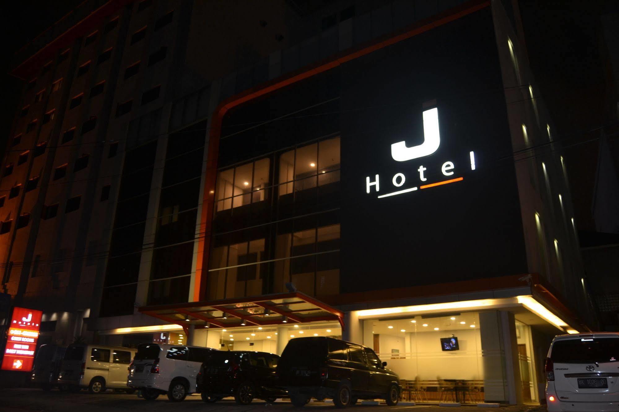 J Hotel Medan Luaran gambar