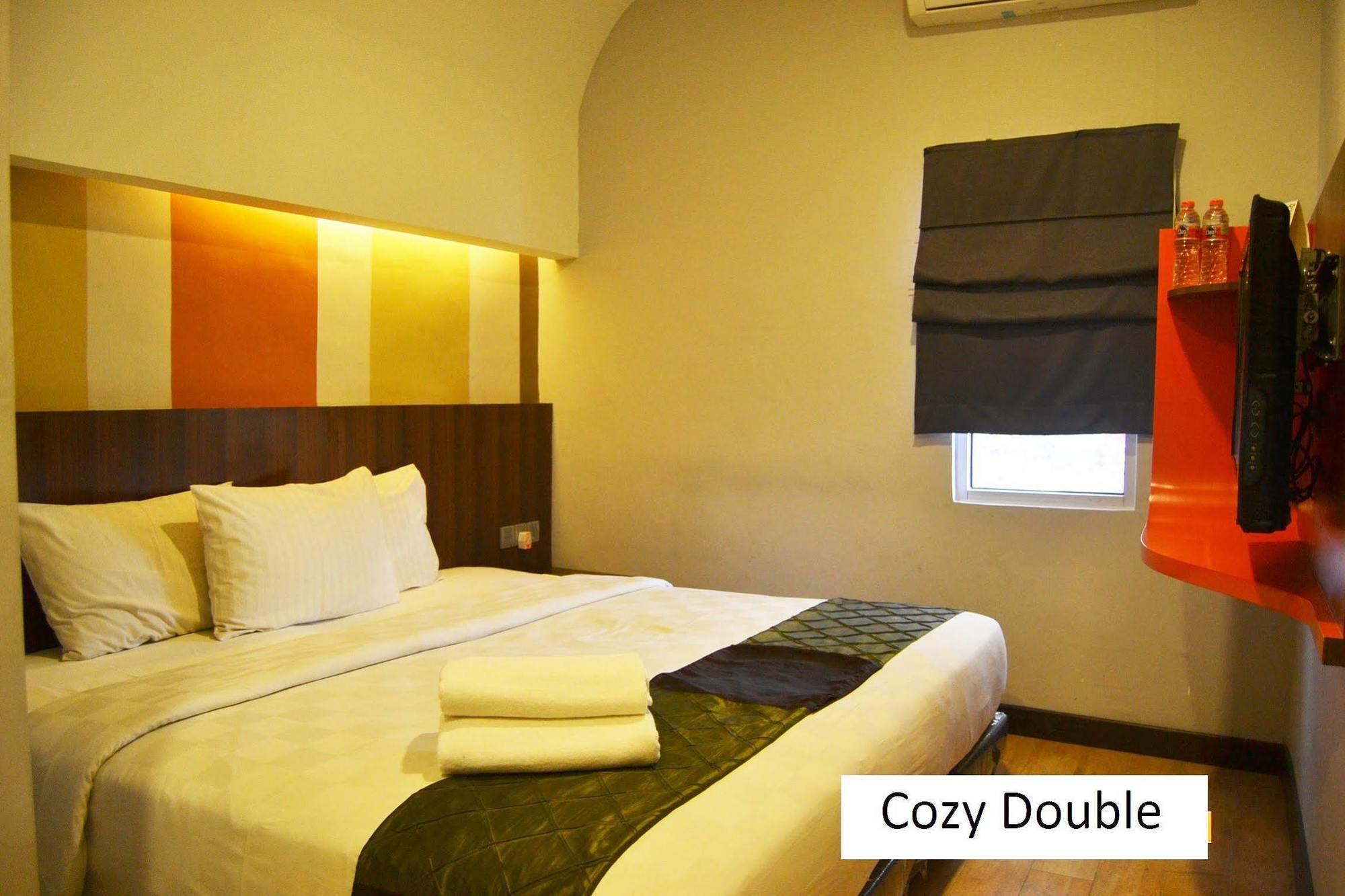 J Hotel Medan Luaran gambar