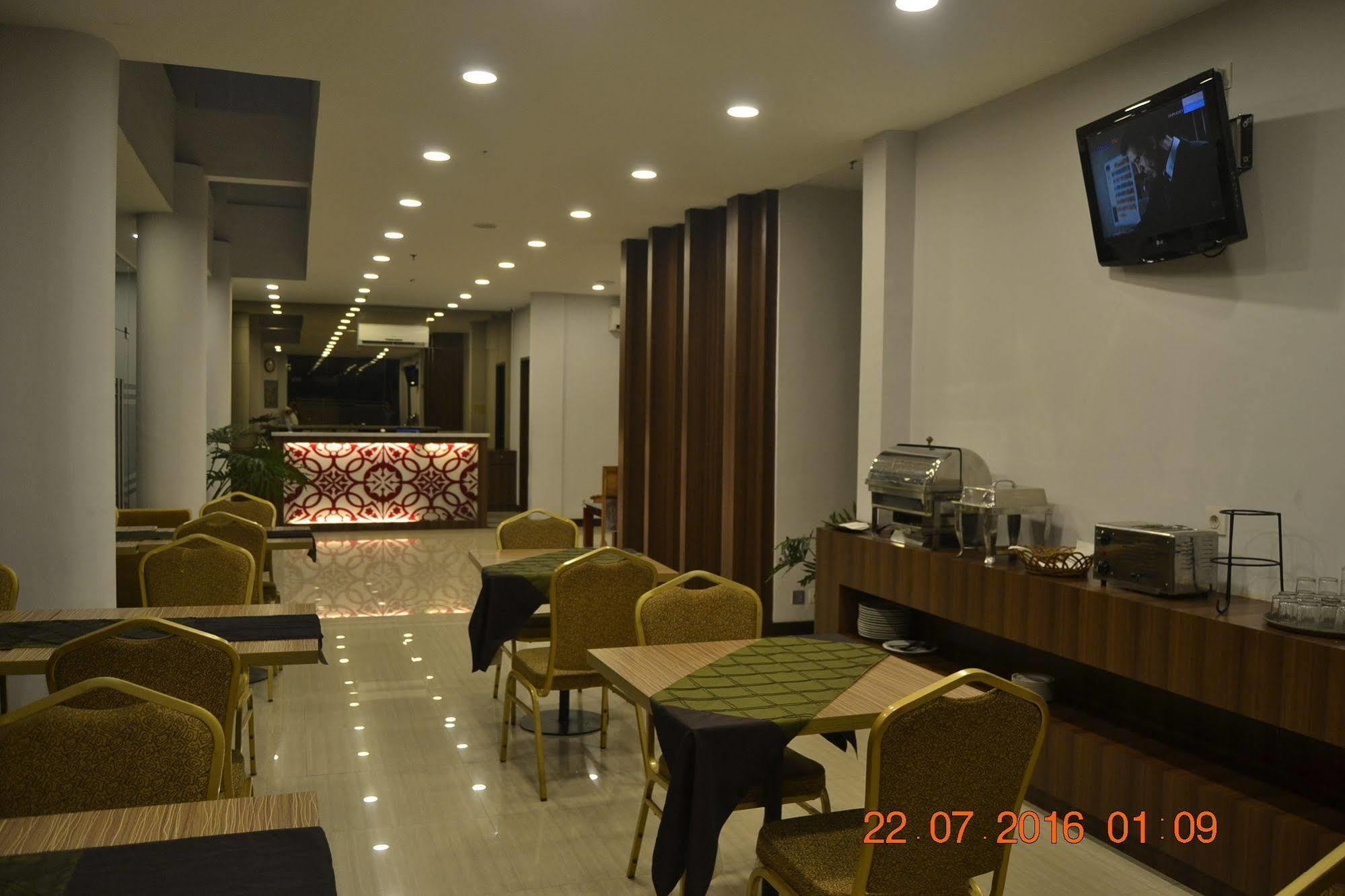 J Hotel Medan Luaran gambar