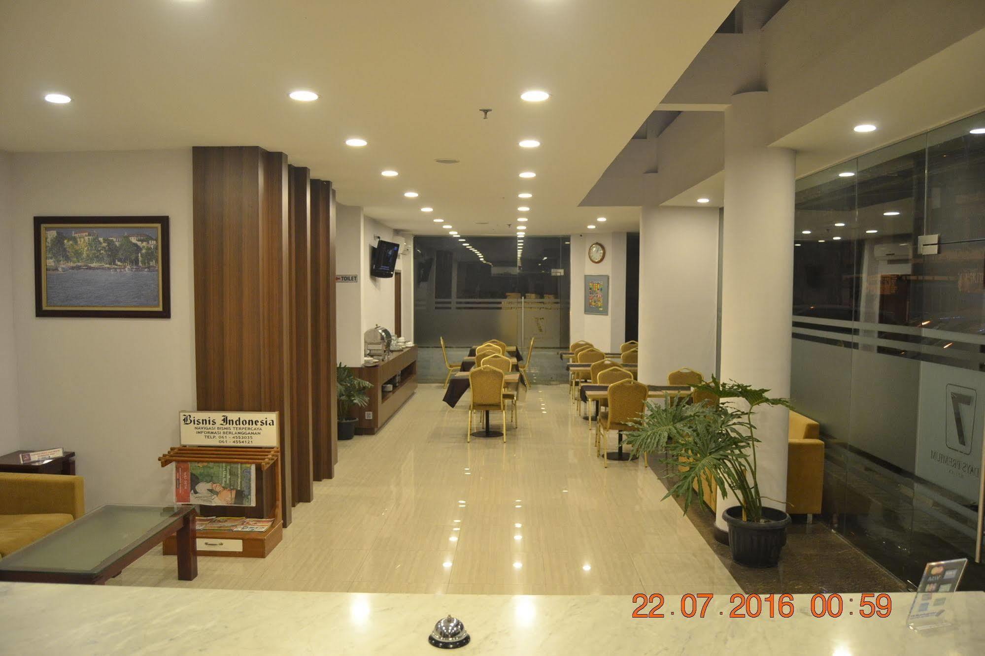 J Hotel Medan Luaran gambar