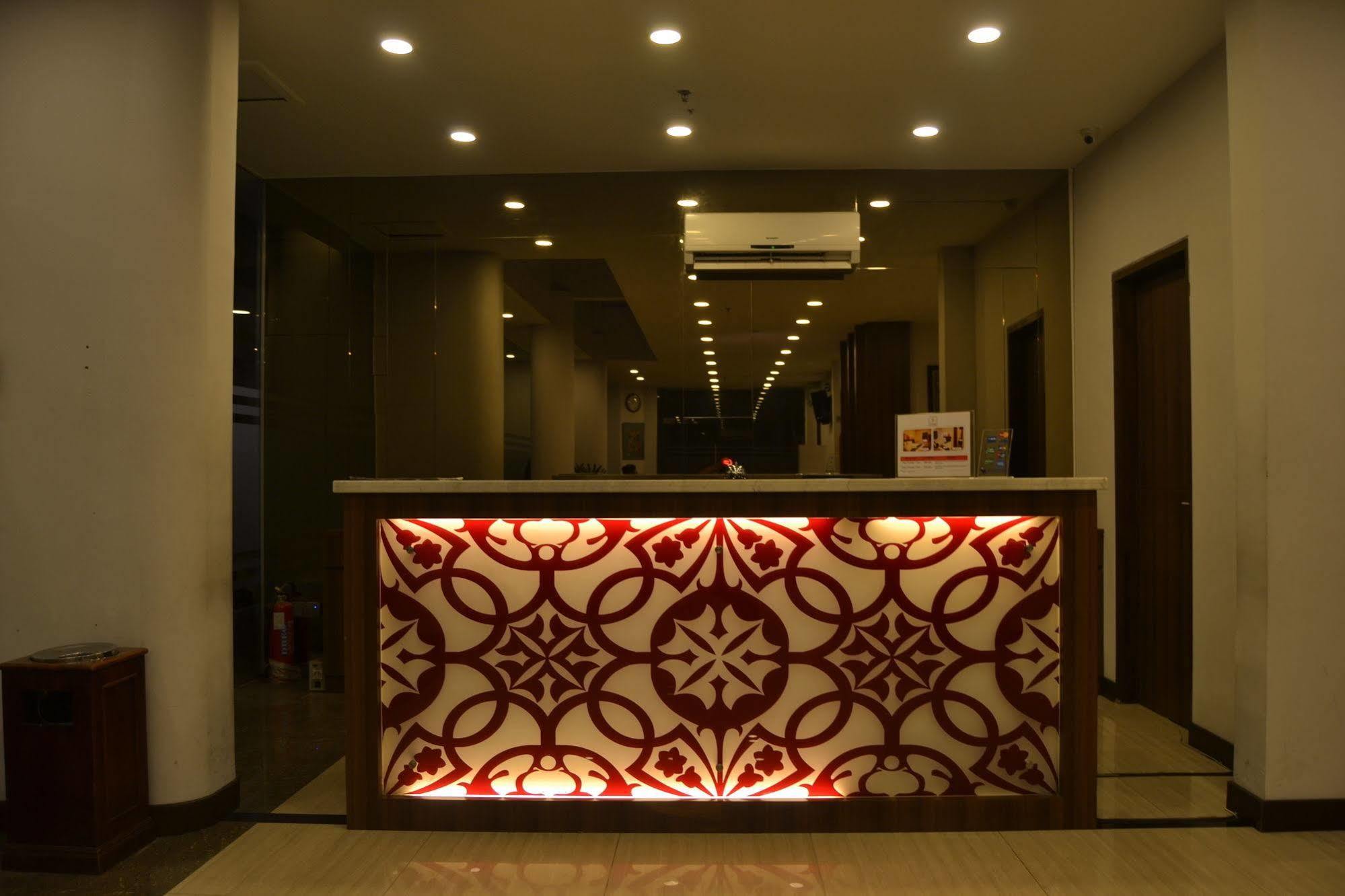 J Hotel Medan Luaran gambar