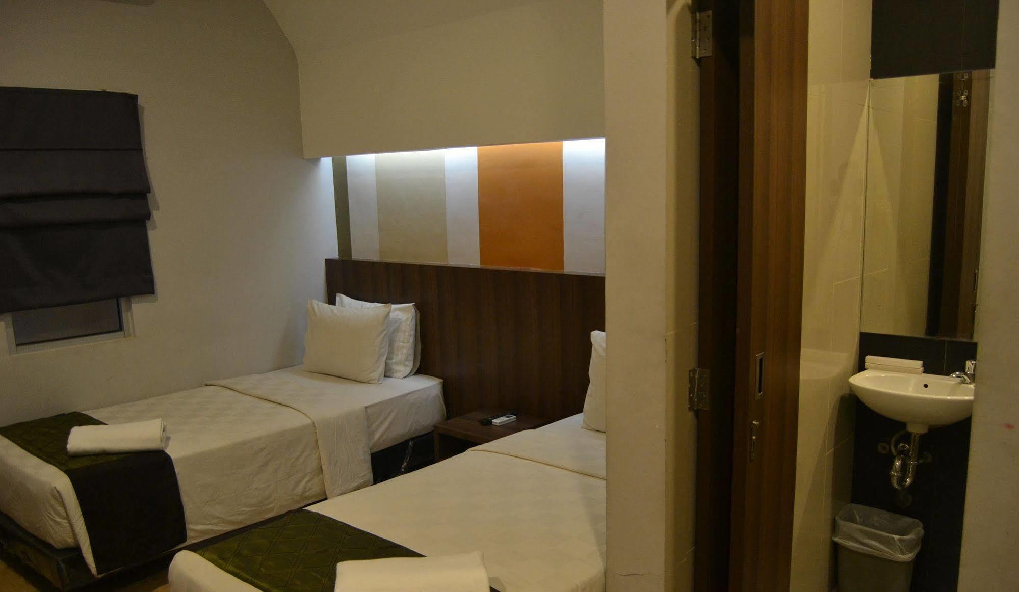 J Hotel Medan Luaran gambar